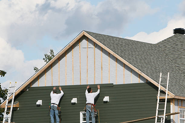 Professional Siding Contractor technician working in Maplewood, OH